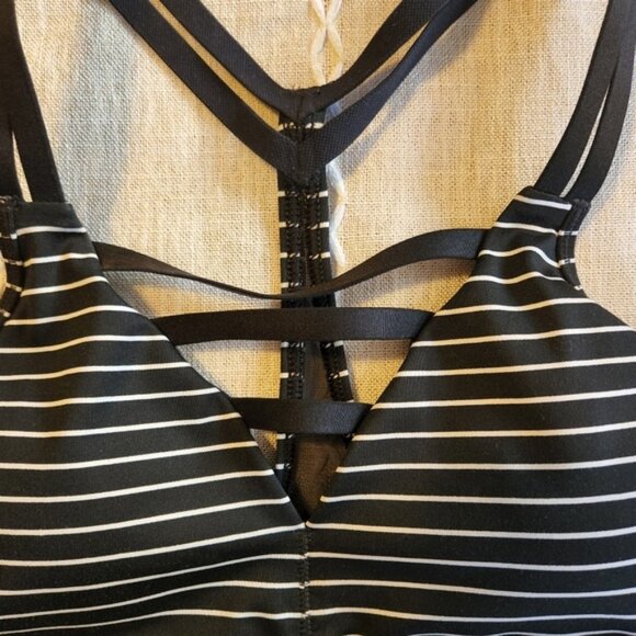 Victoria's Secret VSX Sport Racerback Sports Bra Black Activewear Yoga Gym xs - Picture 3 of 6